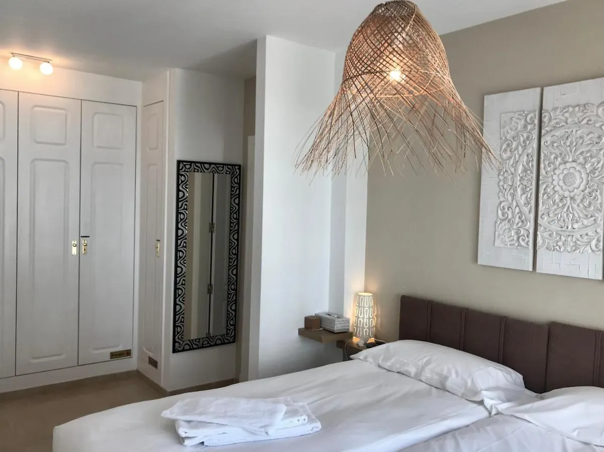 2204-Luxury Apt On The Beach,New,On Duquesa Port! 马尼尔瓦